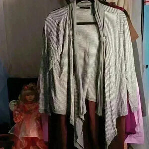 Axcess gray and white open cardigan XL